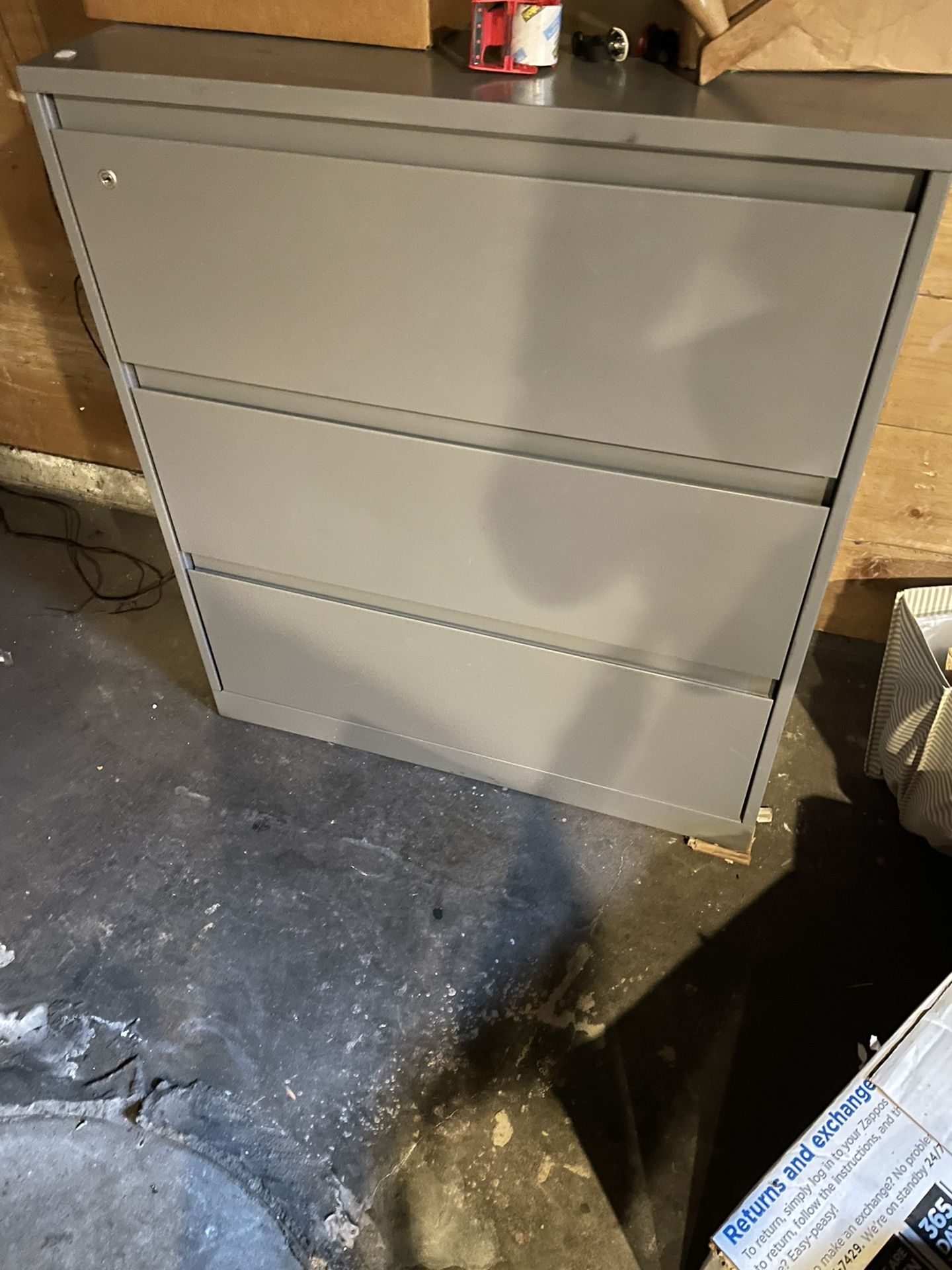 File Cabinet / Steelcase / Lock & Key