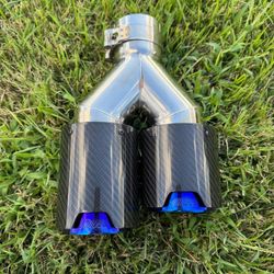 BRAND NEW* M performance duel carbon exhaust tips 

Inlet - 63mm
Outlet - 93mm
Total width - 190mm
Total length - 250mm
