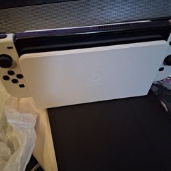 NINTENDO SWITCH OLED MODEL + 128gb Microsd Card