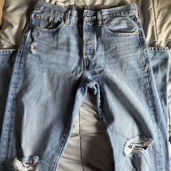 Levi's 501 S Light Wash Ripped Jeans W27 L32