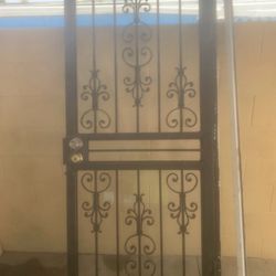 Puerta door
