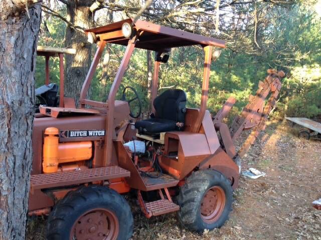 Ditch Witch R30 trencher for Sale in Wisconsin Dells, WI - OfferUp
