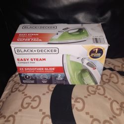 Black + Decker Easy Steam Compact Iron