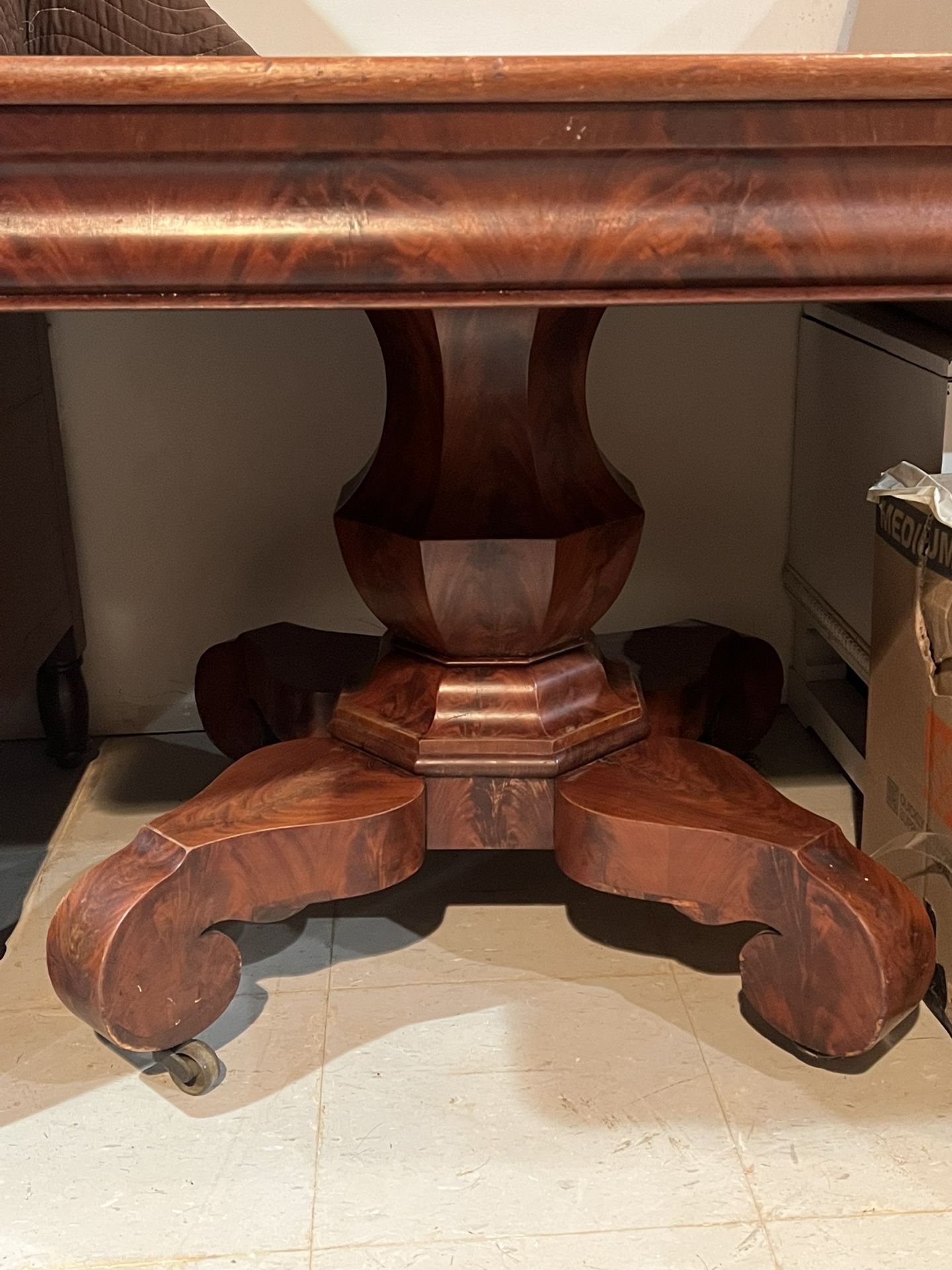 Vintage Sheraton Pedastal Table.