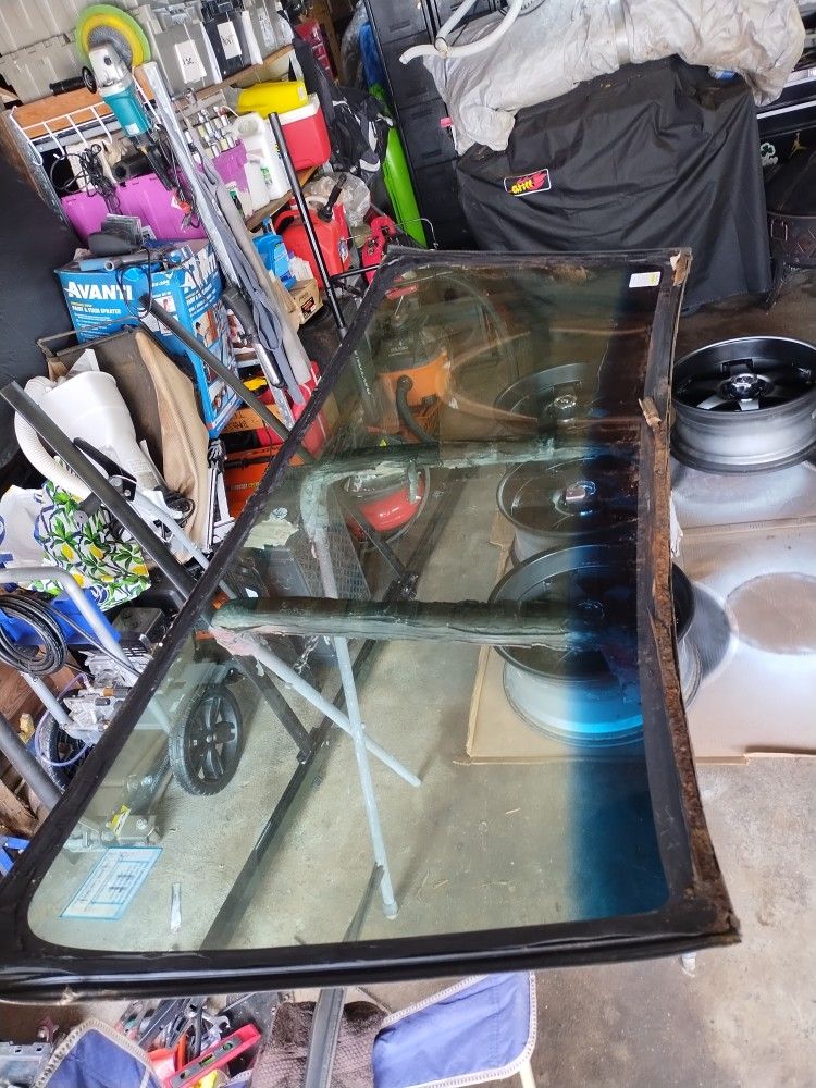 Windshield 94 Suburban Best Offer