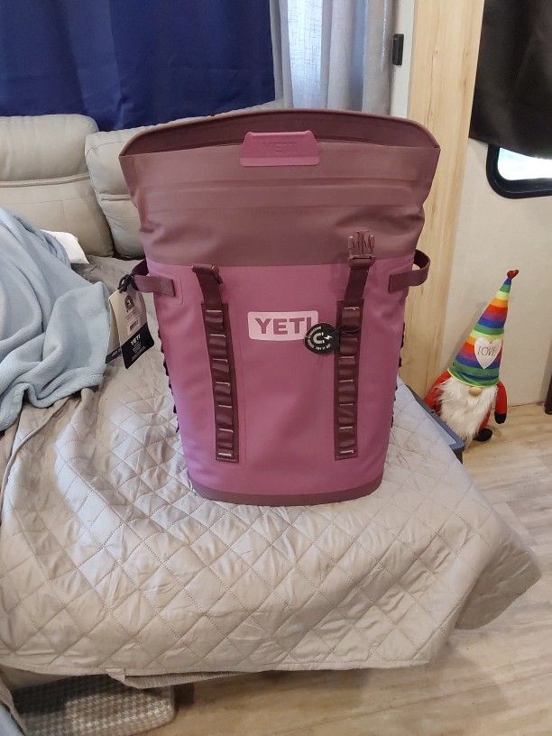 NEW HALF PRICED Yeti Hopper M20