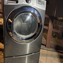 LG Dryer Electric 7.4 Cu.Capacity Graphite Steel