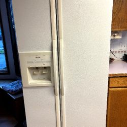 Very Nice Working Condition. Whirlpool Side By Side Refrigerator With Water And Ice At Door