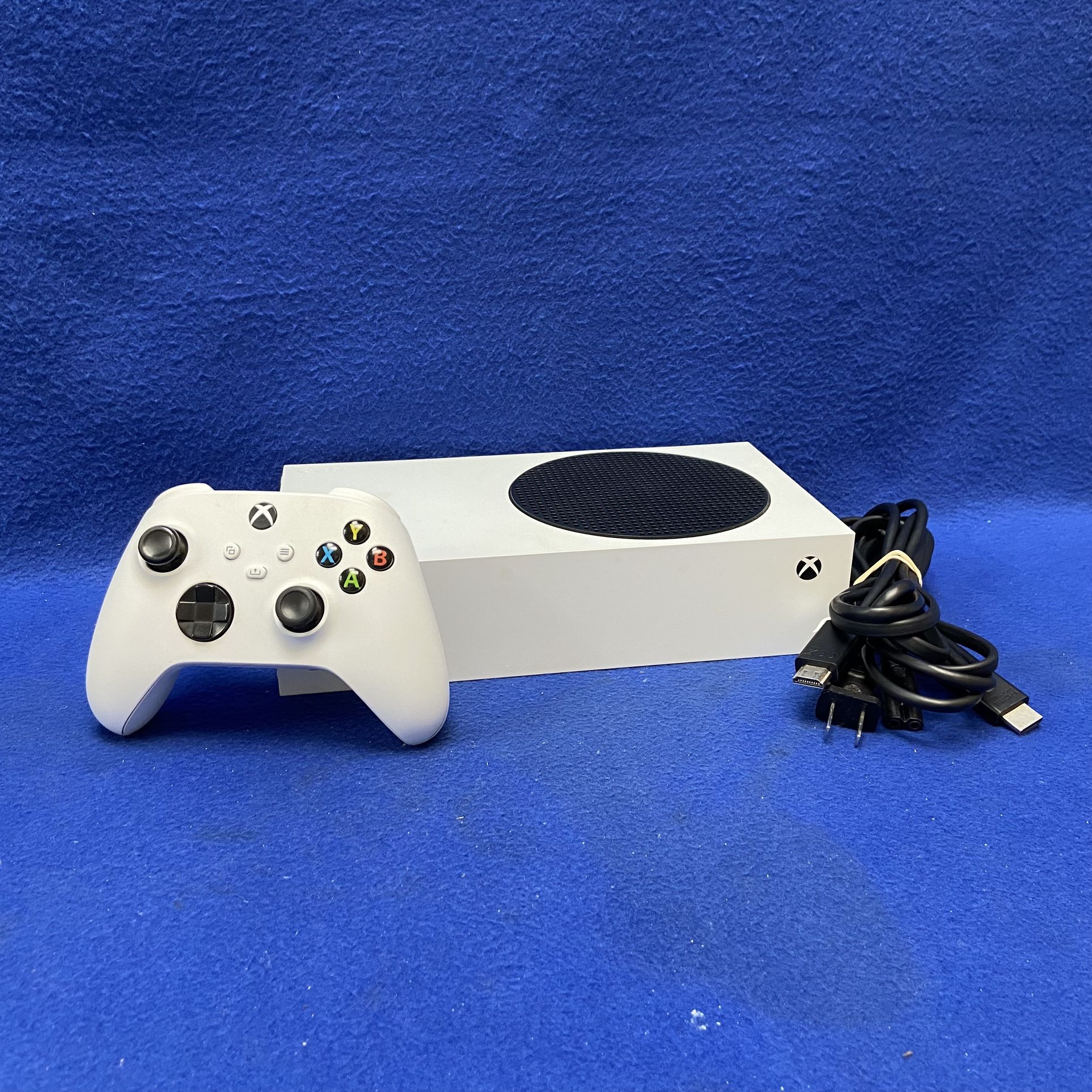 Microsoft Xbox Series S Digital Console W/Controller And Cables 11053306