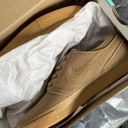 NIKE SB SHOES