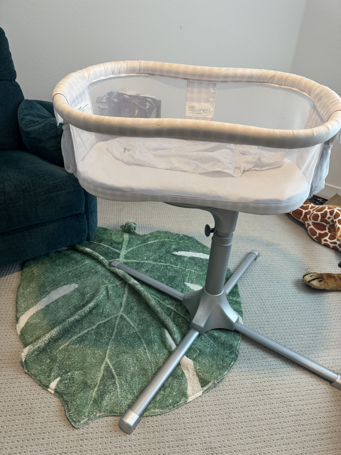 Use Halo Swivel Bassinet