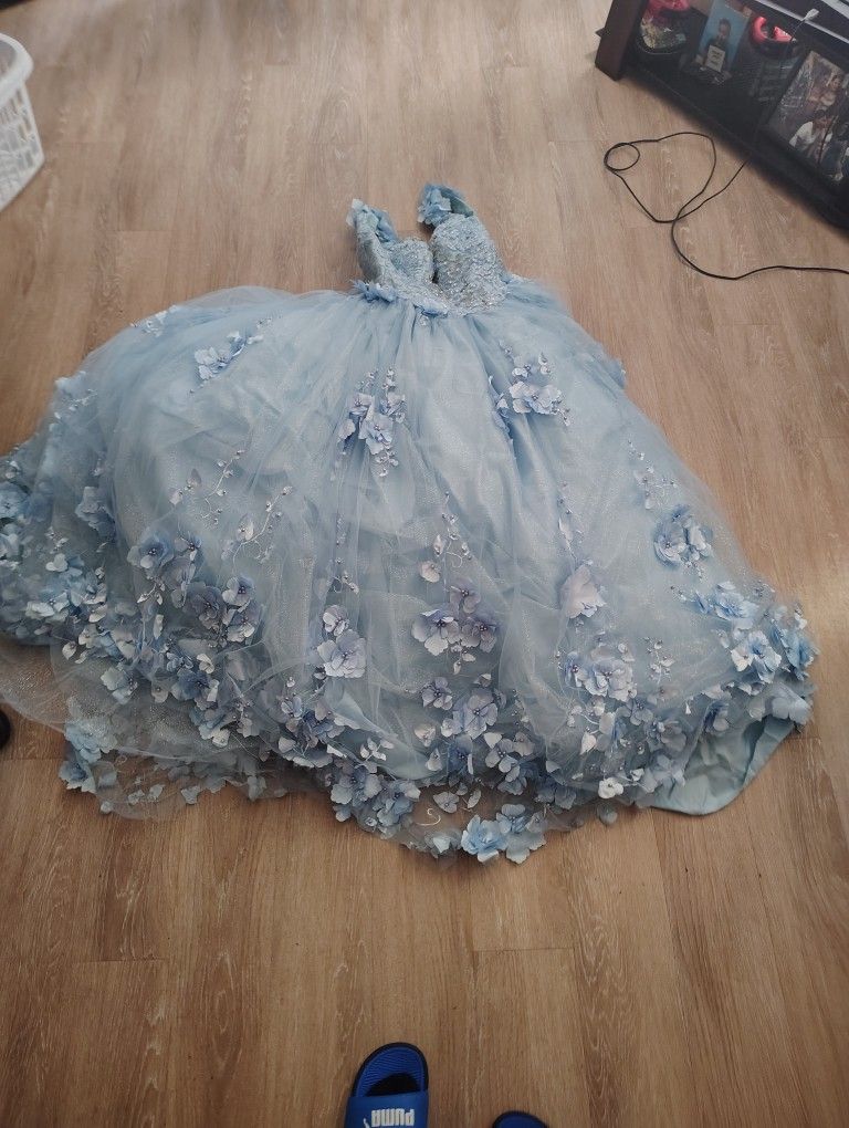 blue Quinceañera Dress,(READ THE DESCRIPTION)