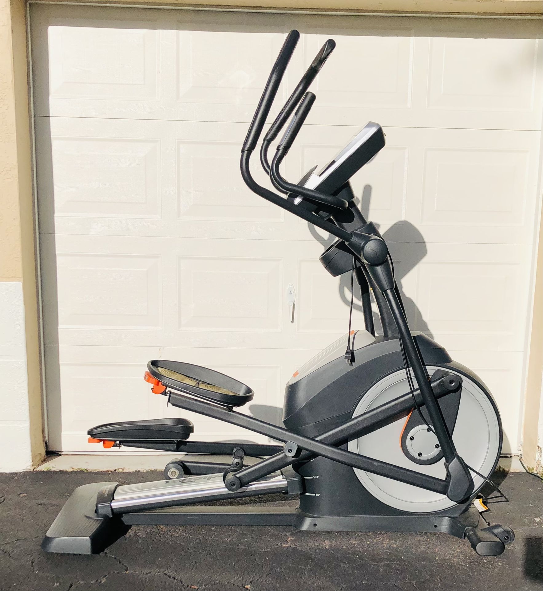 NordicTrack Elliptical E9.5 $550 OBO  All Offers 