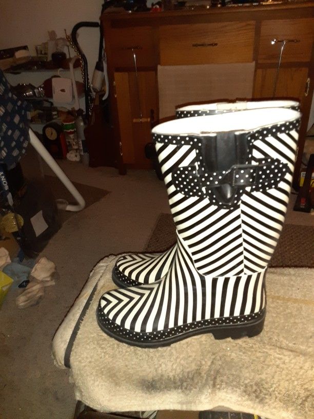 Womens Rain Boots Size 7