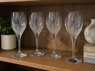 Mikasa Flame D'Amore Crystal Wine Glasses Set of 4 Frosted Swirl Slovenia