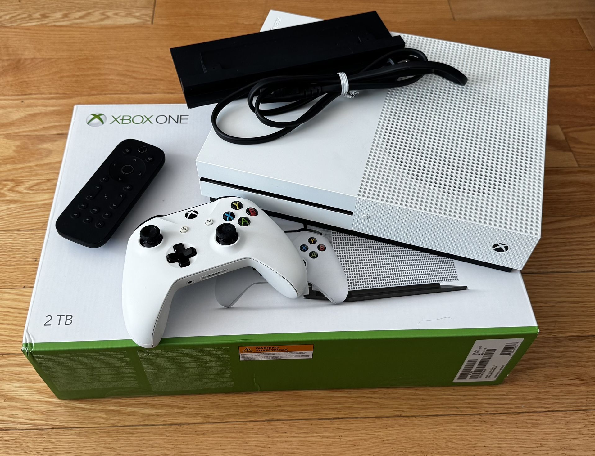 PRE-OWNED BUNDLE: 2TB XBOX ONE S with 1 Wireless Controller & Media Remote Controller