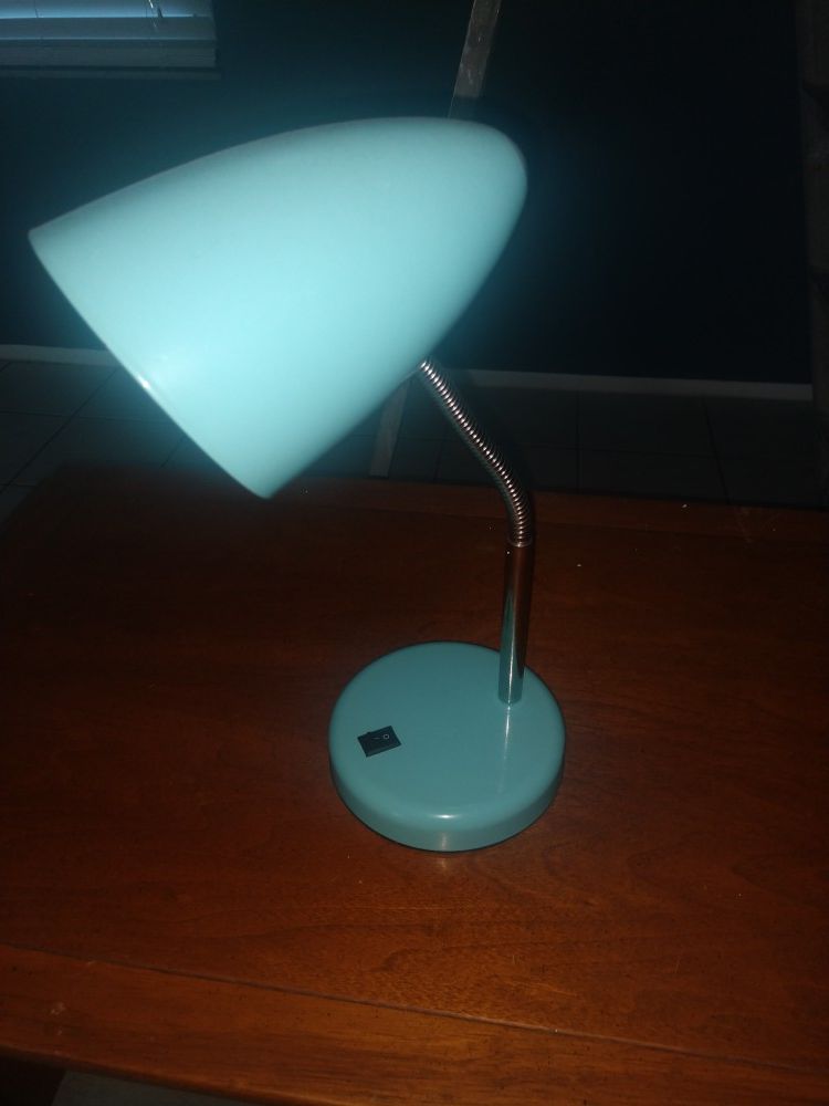 Desk lamp