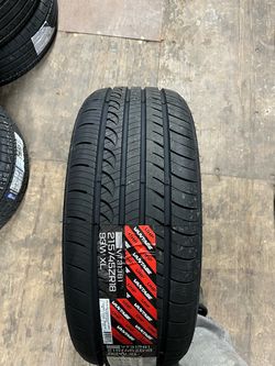BRAND NEW SET (4) 215 45 18 ALL SEASON TIRES !!!