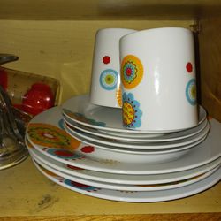 Ikea Plate Set/ Random Pots And pans 