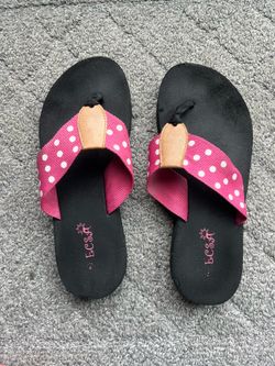 ECSA Pink and White Polka Dot Flip Flops Size 7