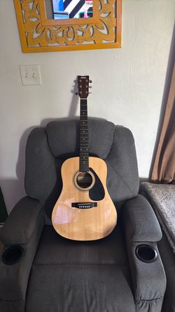 Acoustic Guitar Yamaha