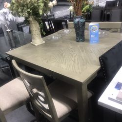4 Chair Pub Dinning Table 