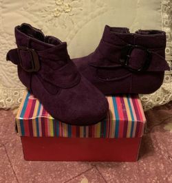 Girl boots