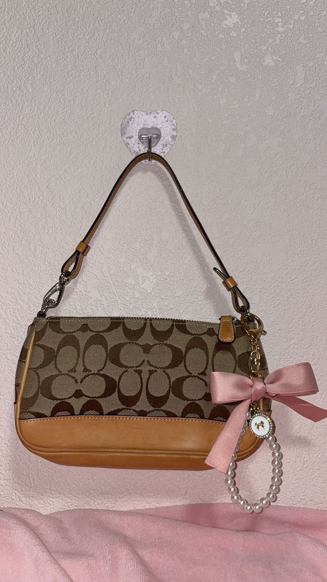 Coach signature demi pouch 