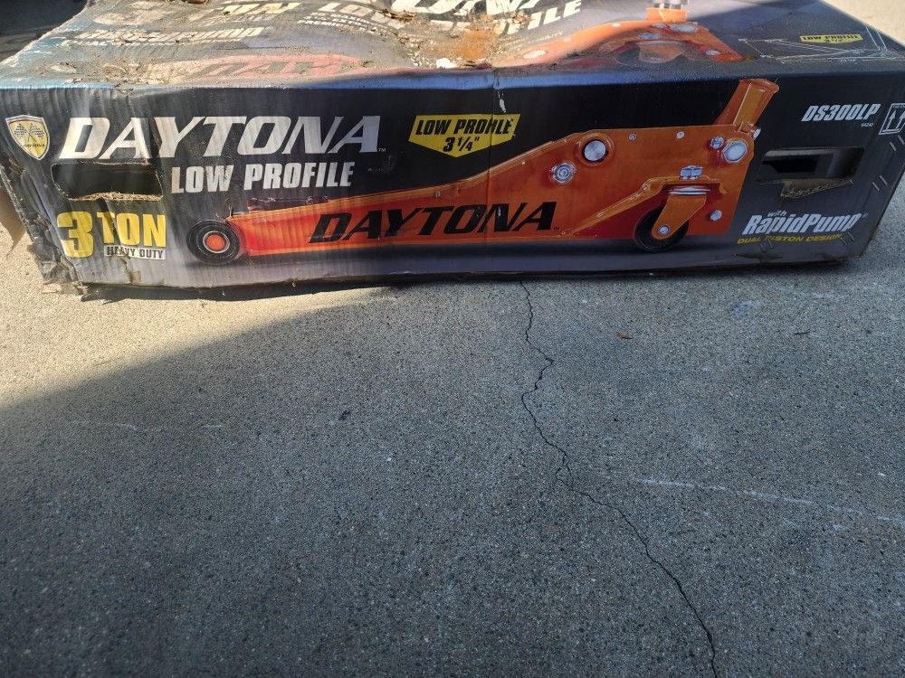 Daytona 3 Tons Floor Jack With Rapid Pump