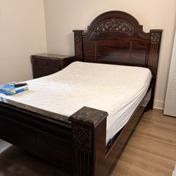 QUEEN BEDROOM SET!