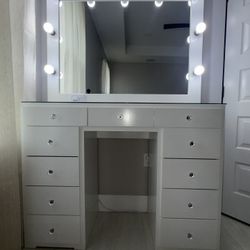 Make Up Vanity