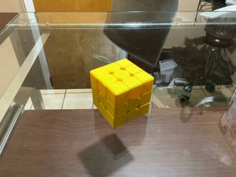 All Yellow Rubik’s Cube/Speedcube