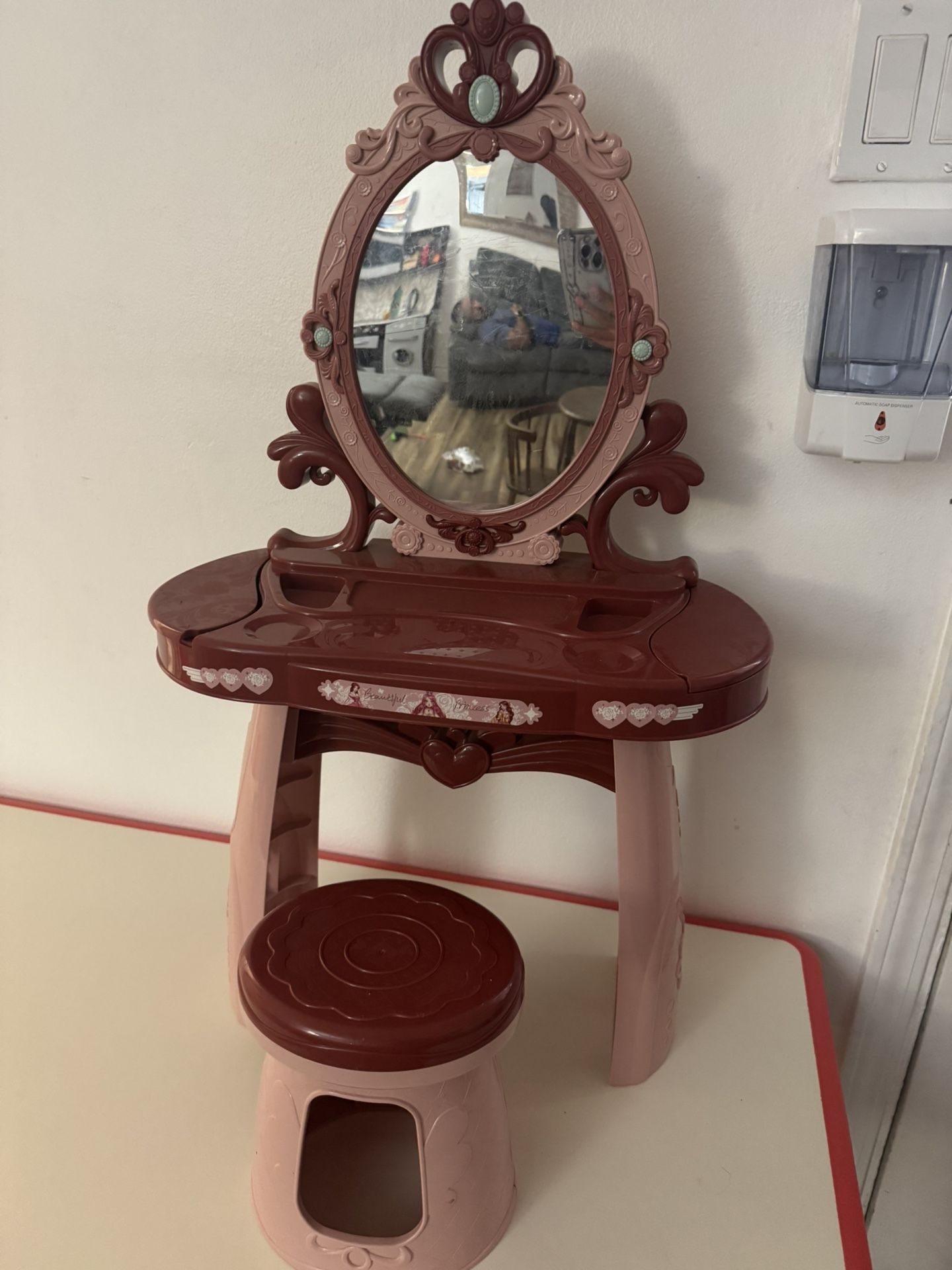 Toddler Plastic Vanity