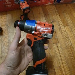NEW M12 FUEL HMR. DRILL W/BATTERY