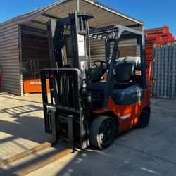 Forklift 