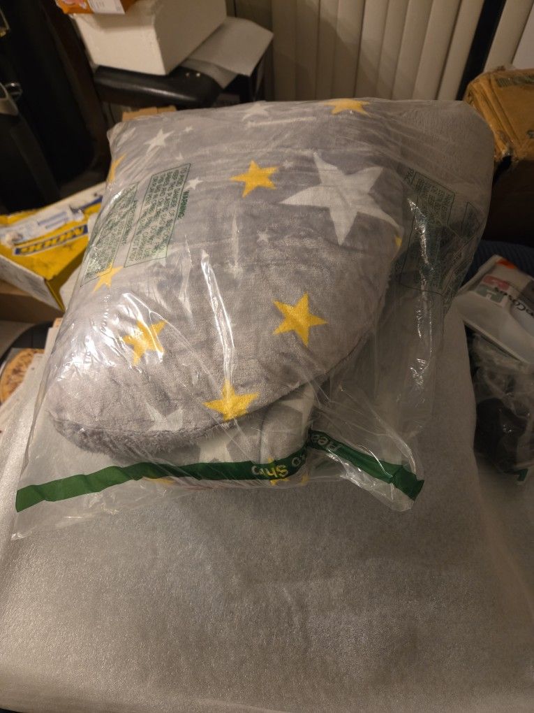 Large Cat Bed/Never Used