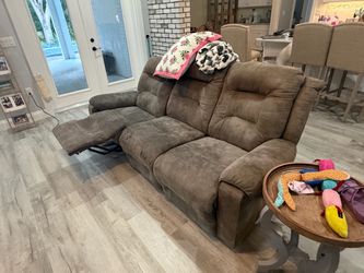 Reclining sofa