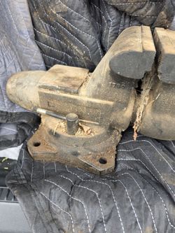 Large steel vice
