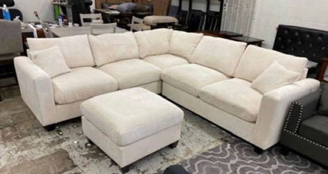 Super Comfy sofa sectional!