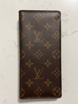 Men’s like new Louis Vuitton wallet $300