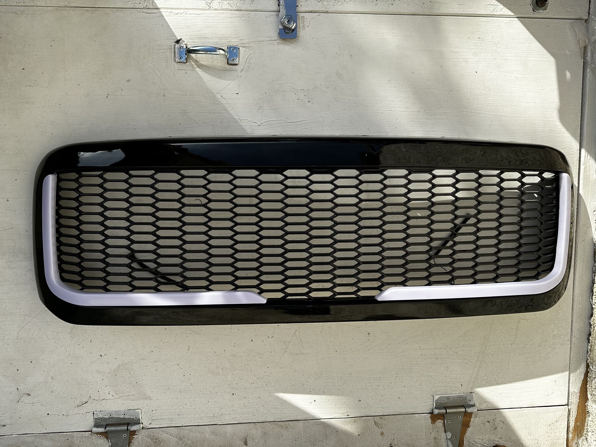 Ford super duty F250/F350/F450/F550 LED grill year 99/04
