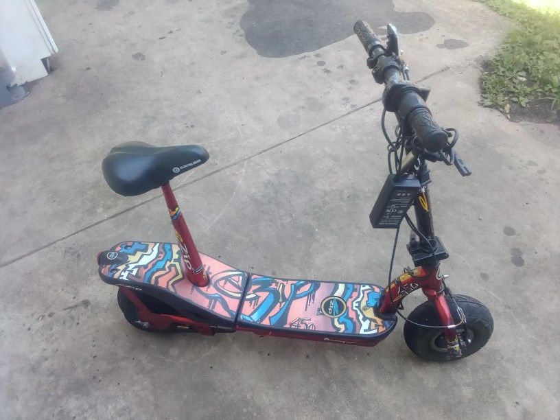 2011 Ezip 450 450