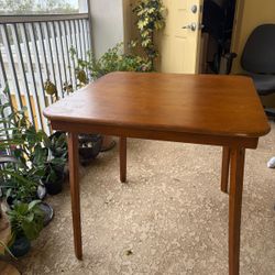 Foldable Wood Table