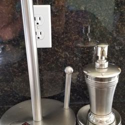 Excellent condition Beautiful Silver Paper Towel Holder And Soap Dispenser 