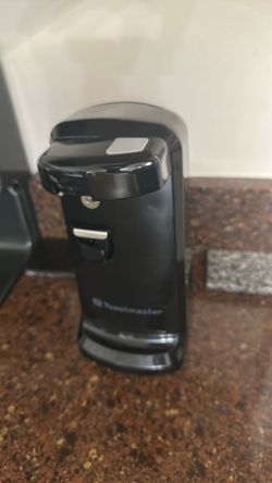 Electric can opener