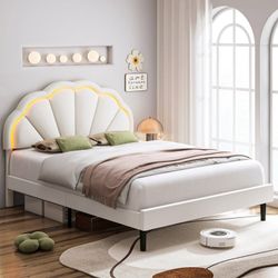 Full Size Bed for Bedroom, Velvet Upholstered Platform Bed with Adjustable Headboard, Off-White