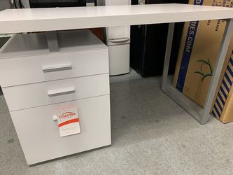 Modern Desk, 2 colors, white or brown, Only few left, Must go ASAP, delivery & Financing available, only 39$ down take home today