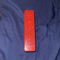 Red And Black Wii Remotes (been Used)