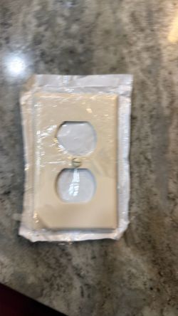 1-Gang Duplex Device Receptacle Wallplate