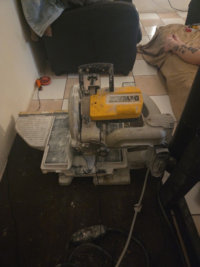 DeWalt D36000S 10-inch High-Capacity Wet Tile Saw